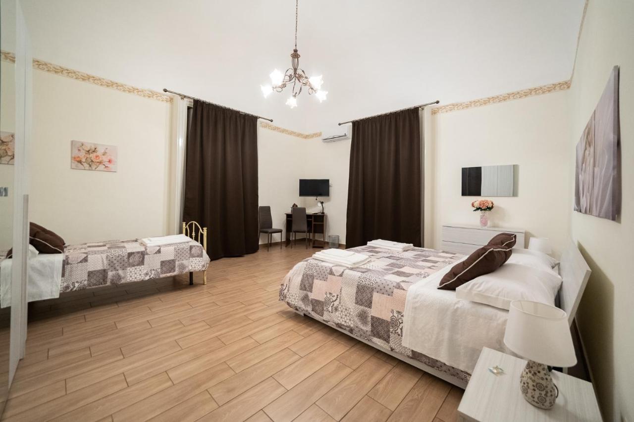 Le Vie Del Centro B&B カターニア エクステリア 写真